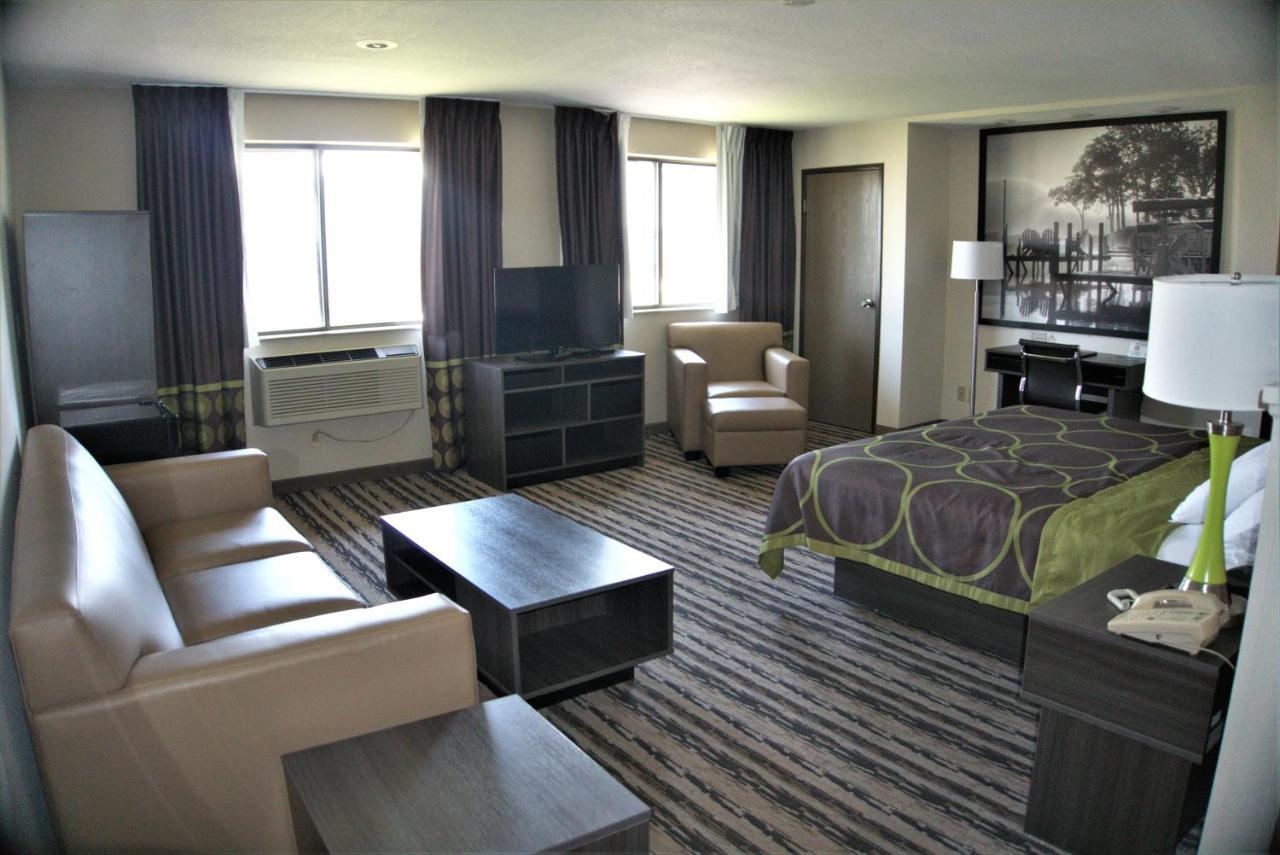 Super 8 By Wyndham Spirit Lake/Okoboji Eksteriør billede