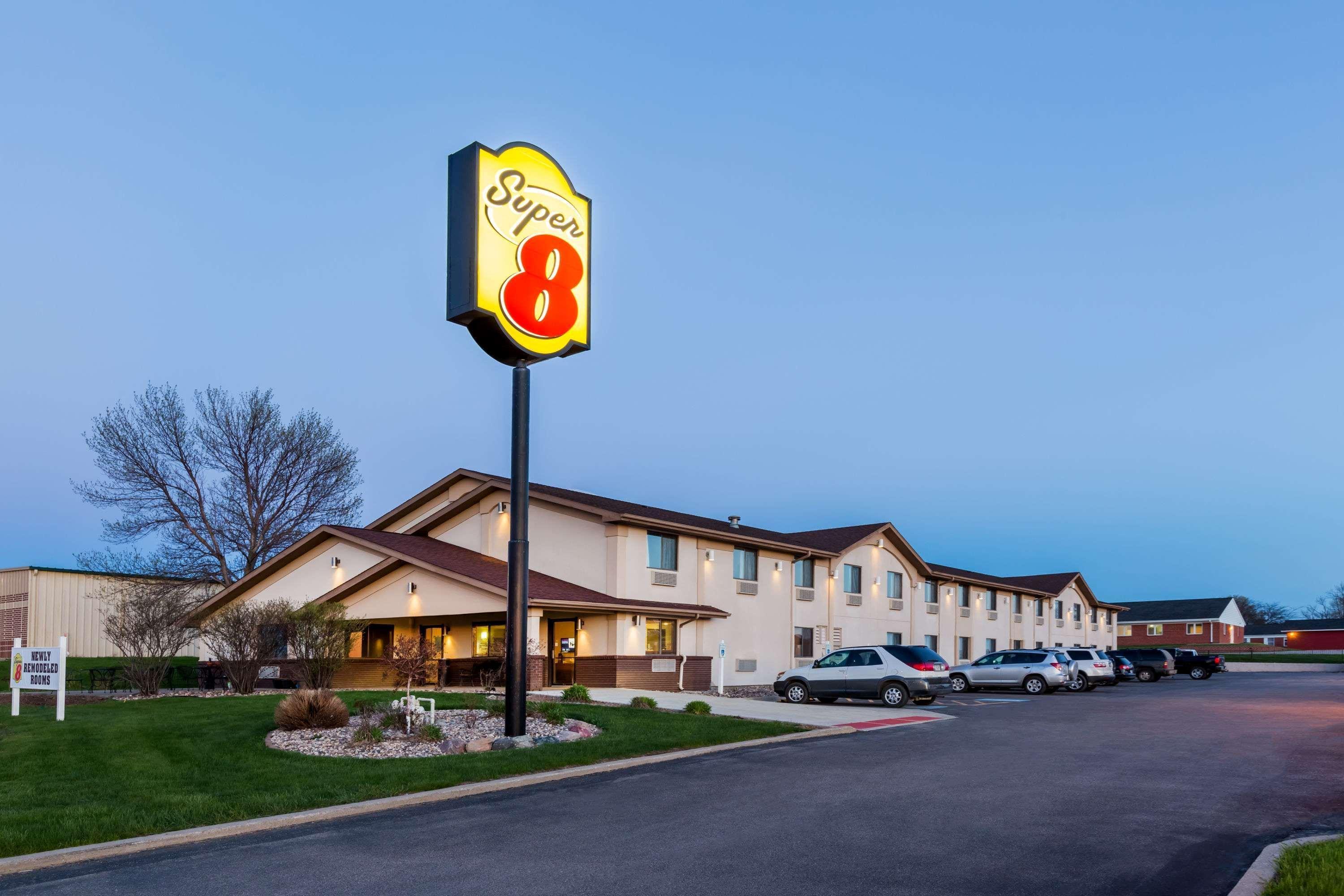 Super 8 By Wyndham Spirit Lake/Okoboji Eksteriør billede