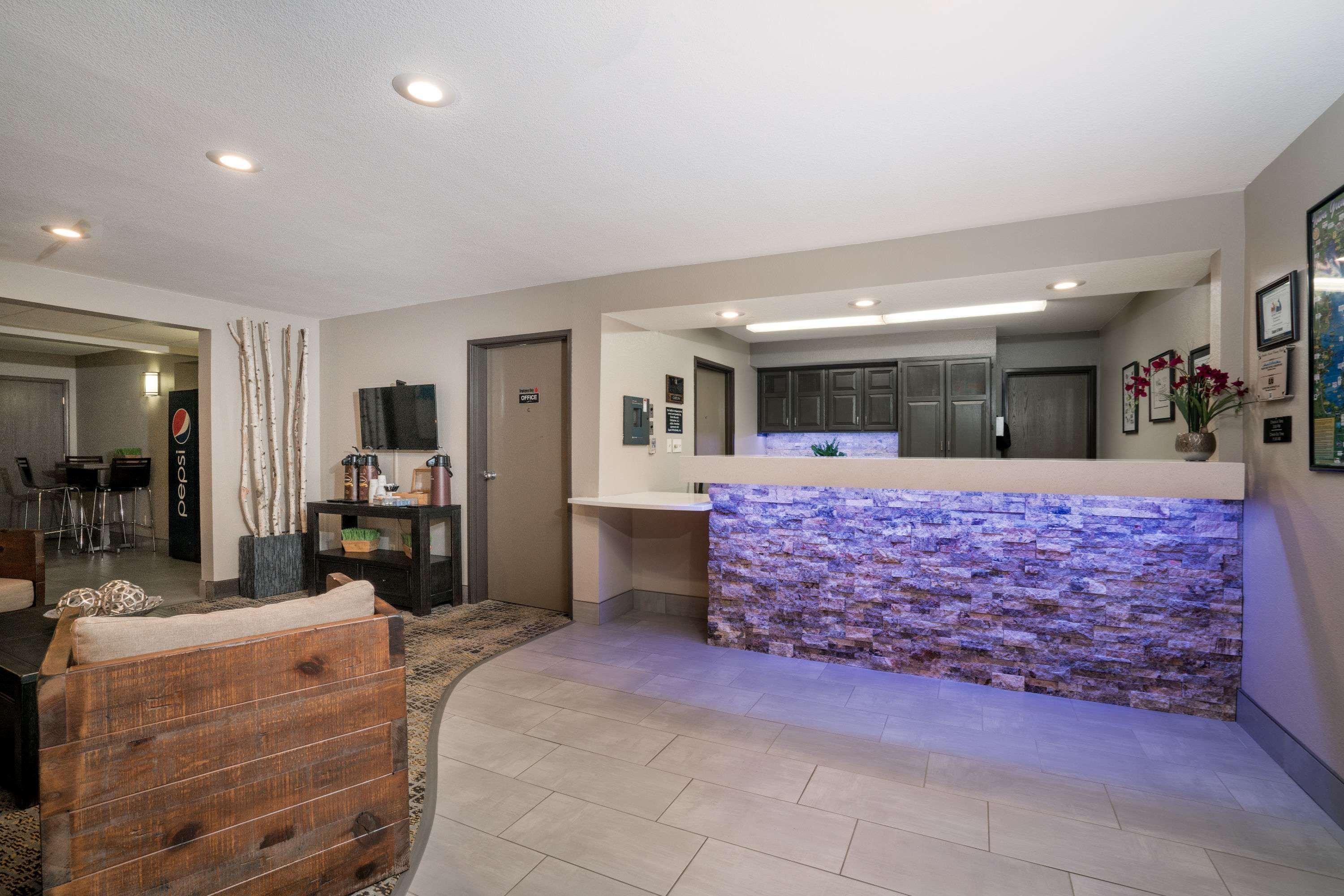 Super 8 By Wyndham Spirit Lake/Okoboji Eksteriør billede